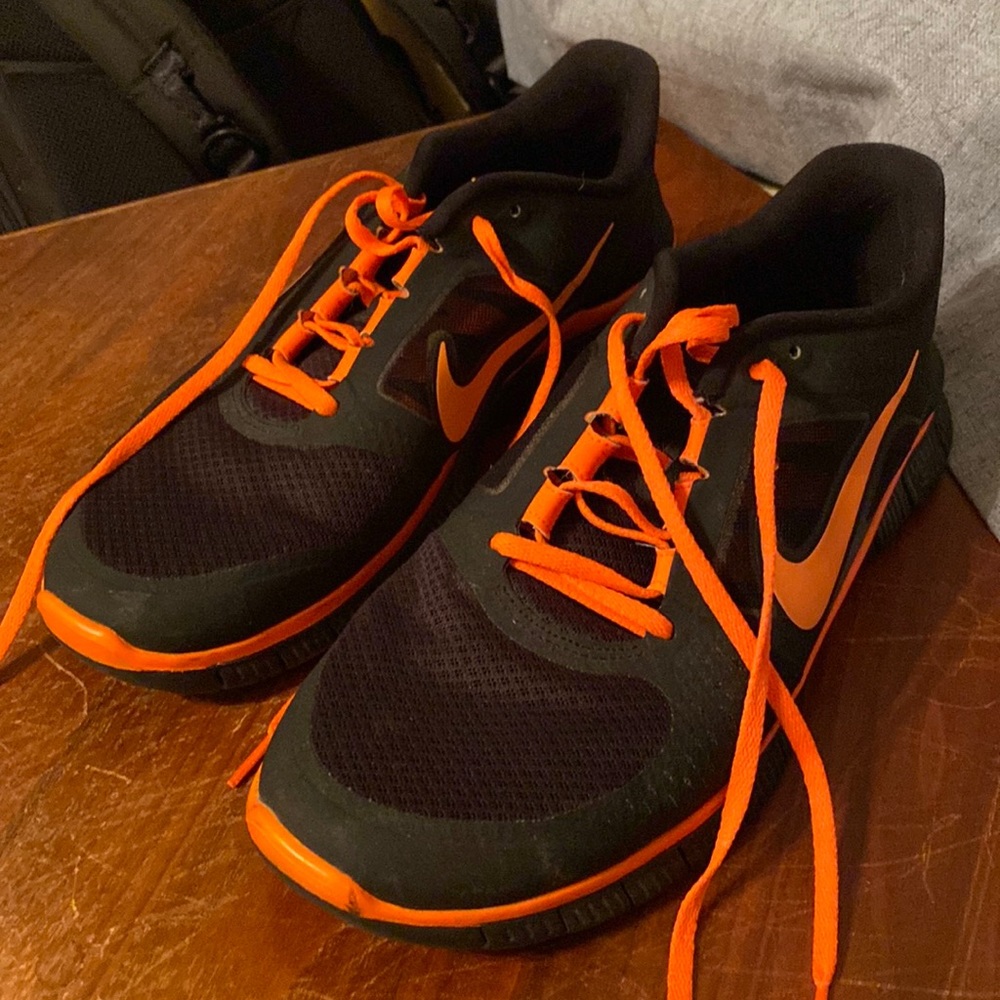 Men’s size 12 1/2 Nikes, Giants colors, black and orange worn one time